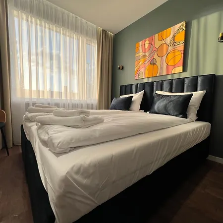 Luna Self Check-in Hotel