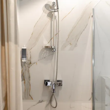 Luna Self Check-in Hotel 3*