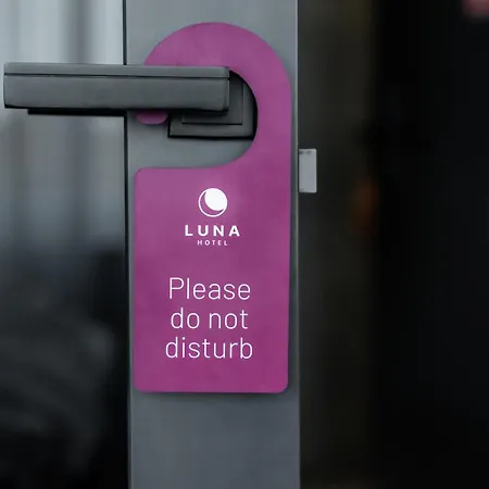 Luna Self Check-in