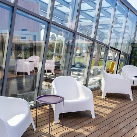 Luna Self Check-in Hotel