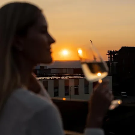 Luna Self Check-in 3*