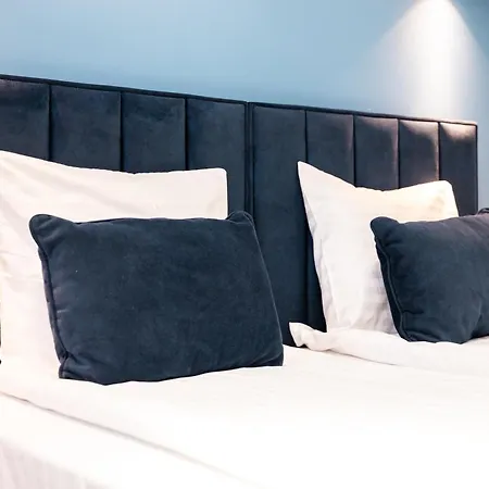 Luna Self Check-in Hotel