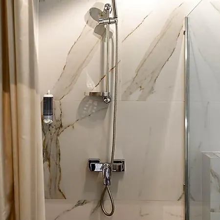 Luna Self Check-in Hotel 3*