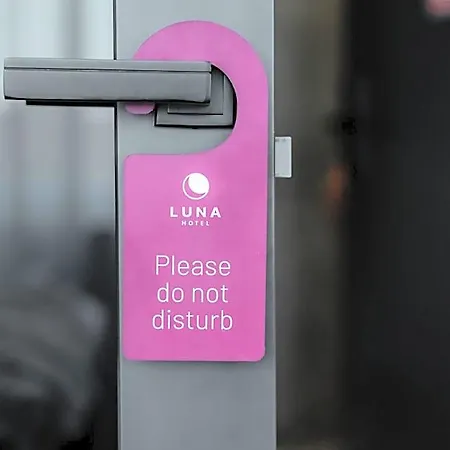 Luna Self Check-in