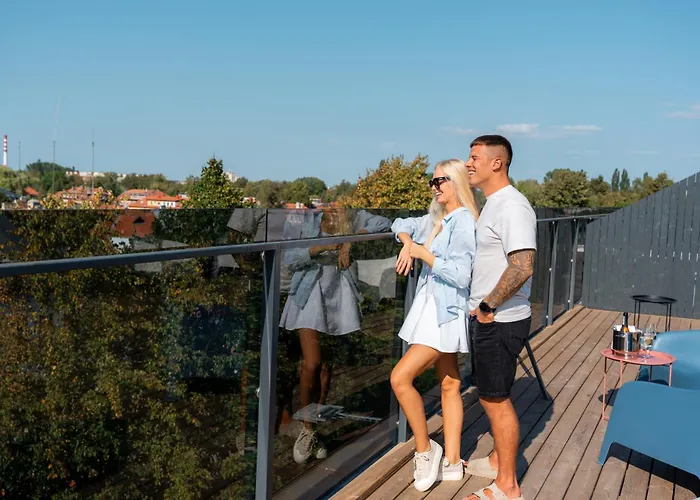 Luna Self Check-in Hotel