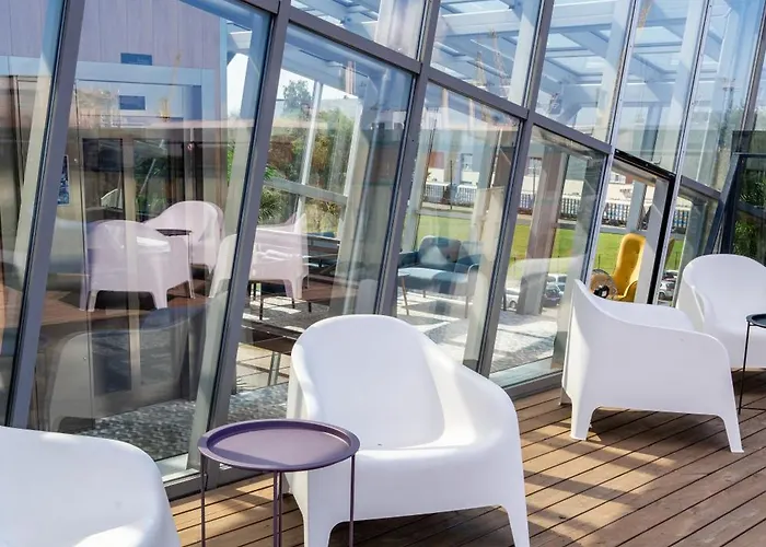 Luna Self Check-in Hotel