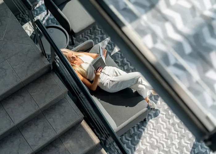 Luna Self Check-in 3*