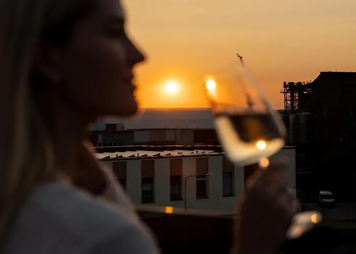 Luna Self Check-in 3*